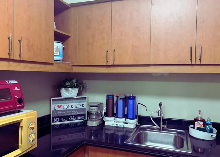 Modern 2br In Acacia Estate, Quiet &