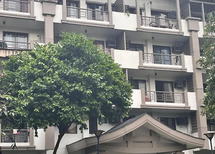 Modern 2br In Acacia Estate, Quiet & Manille